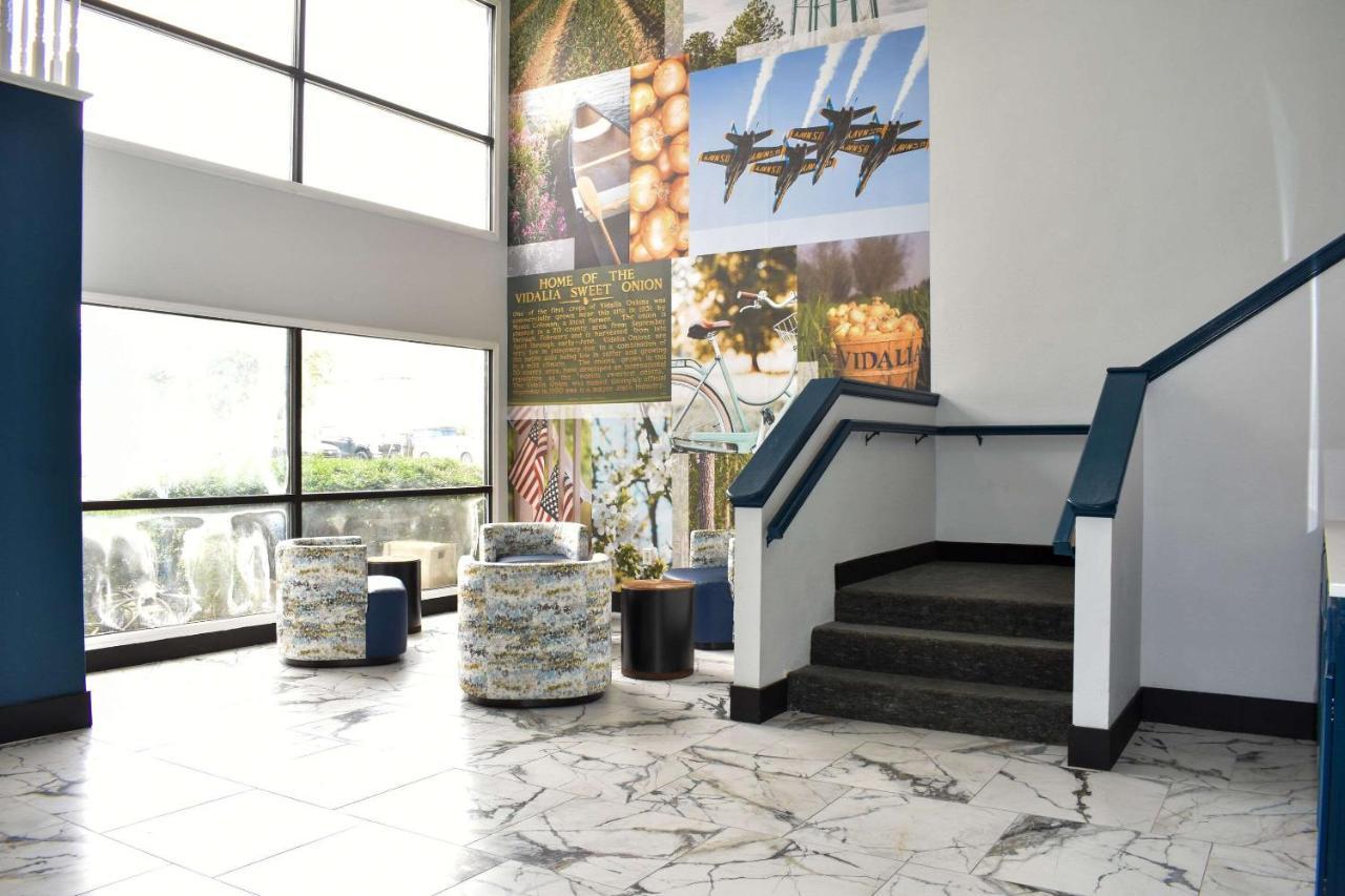 Clarion Pointe - Lyons West Hotel Vidalia